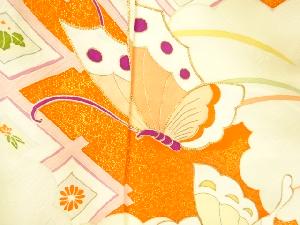 アンティーク　逆雲取りに蝶模様刺繍一つ紋着物